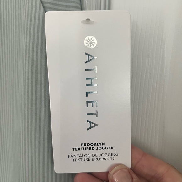 Size 6 athleta joggers - Picture 4 of 4